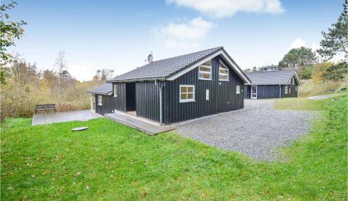 Three-Bedroom Vacation Home 