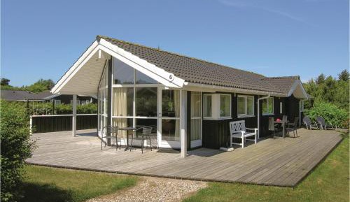 Three-Bedroom Vacation Home 