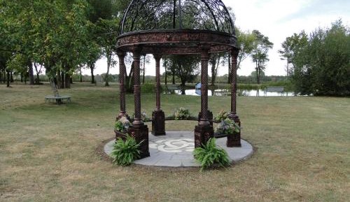 Deluxe Bungalow with Garden View