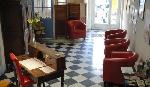 Communicating Rooms - 4 People