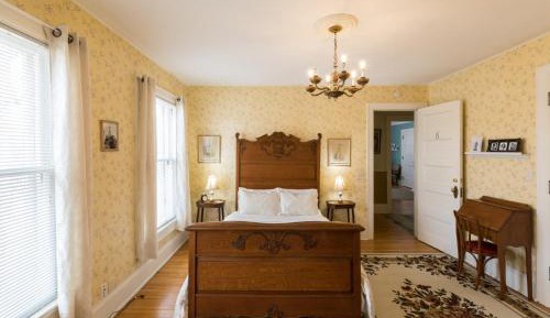 Queen Room with Garden View