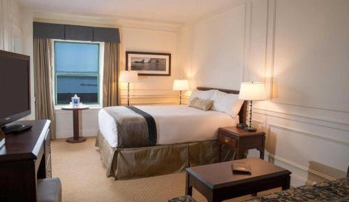 Queen Room with Bay View - Non-Smoking