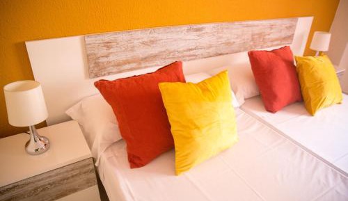 Standard Twin Room with Shared Bathroom