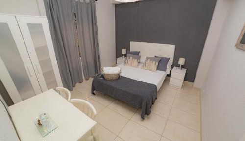 Deluxe Double Room with Shared Bathroom
