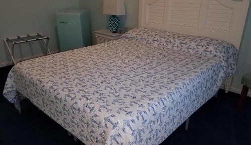 Deluxe Double Room with Side Sea View