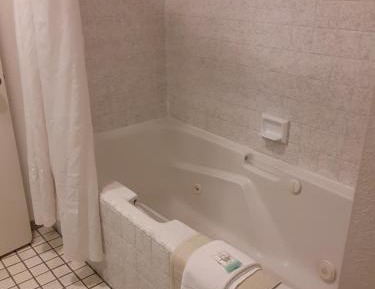 King Room with Spa Bath