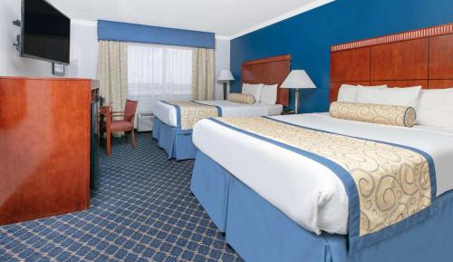 Queen Room with Two Queen Beds - Non-Smoking