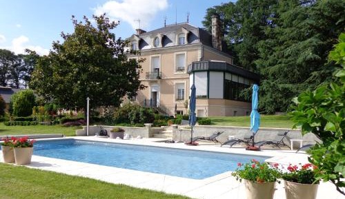 Deluxe Double Room with Bath and Shower