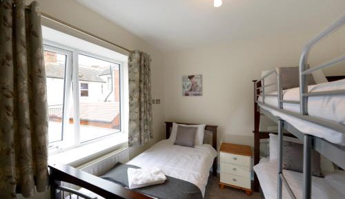 Triple Room with Shared Bathroom