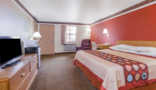 Deluxe King Room - Non-Smoking