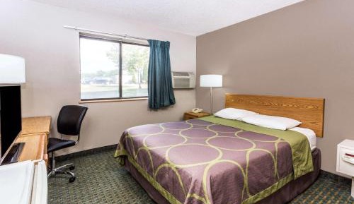 Queen Room - Disability Access/Non-Smoking