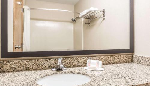 King Room - Mobility Access/Non-Smoking