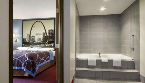 Deluxe King Studio Suite - Non-Smoking