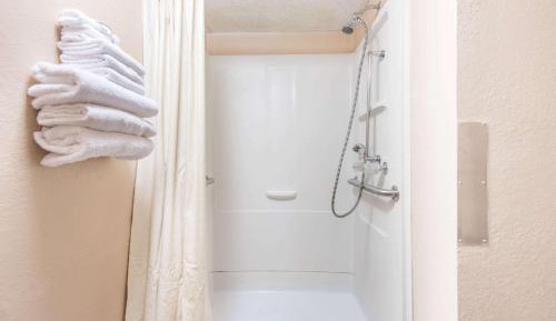 Queen Room - Disability Access/Non-Smoking