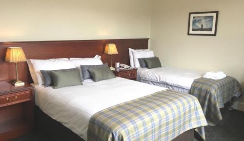 Family Room (2 Adults + 1 Child)