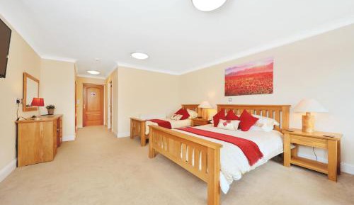 Classic Triple Room (Ensuite)