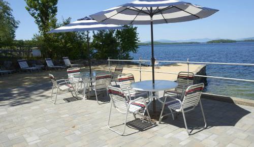 Suite with Lakefront View