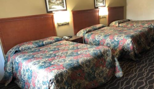 Superior Queen Room with Three Queen Beds - Non-Smoking