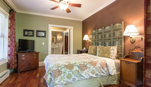 Lady Bracknell's Boudior