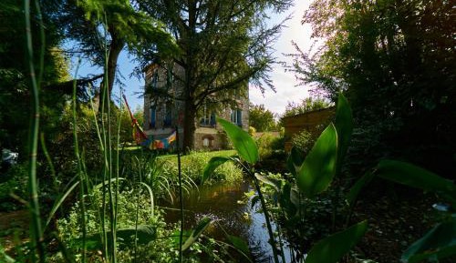 Apartment with Garden View