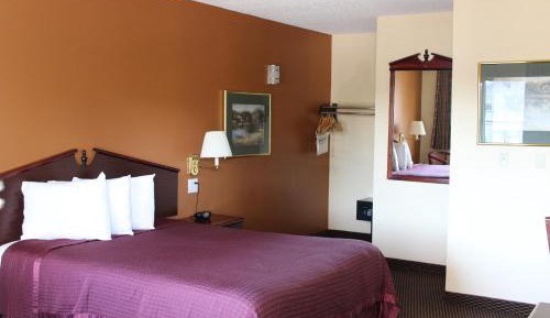 Queen Room - Non-Smoking