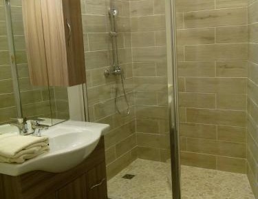 Quadruple Room with Private Bathroom