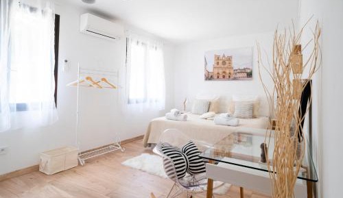 Superior Double Room with Private Bathroom