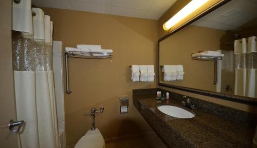 Queen Room - Non-Smoking