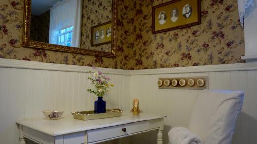 King Room with Garden View