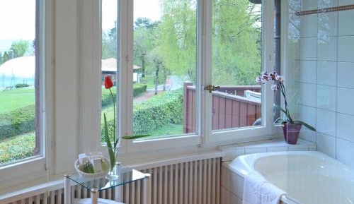 Two-Bedroom Apartment (4 Adults)