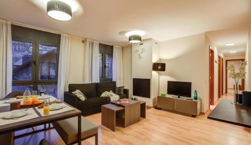 Three-Bedroom Apartment (2-8 Adults)