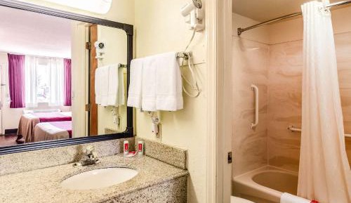 Double Room with Two Double Beds - Smoking