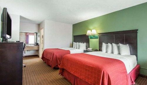 Queen Room with Two Queen Beds - Non-Smoking