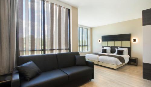Junior Queen Suite