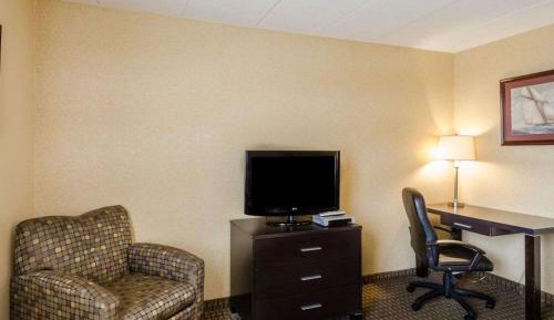 King Room - Hearing Accessible/Non-Smoking 