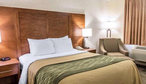 Queen Room - Accessible/Non-Smoking