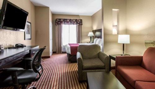 King Suite - Non-Smoking