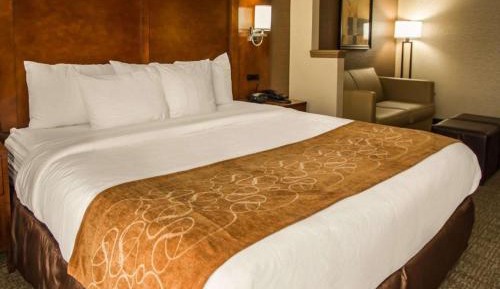 King Suite - Non-Smoking