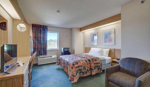 Queen Room - Non-Smoking