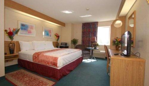 Upgraded King Room - Non-Smoking