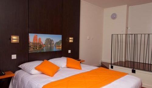 Superior Queen Room with Lateral Sea View