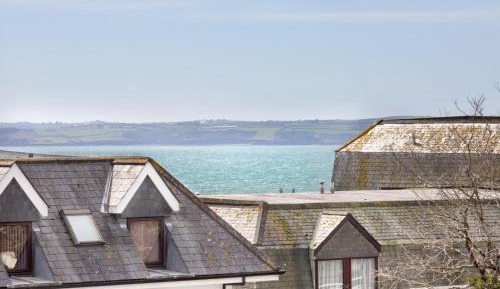 Deluxe Super King Room with Balcony