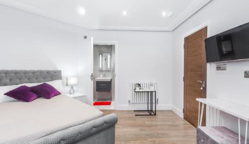 Deluxe Double Room with Shower