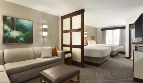 Queen Room with Two Queen Beds and Sofa Bed - High Floor