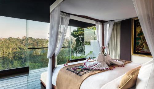Royal Two- Storey Villa with Private Pool and Jacuzzi