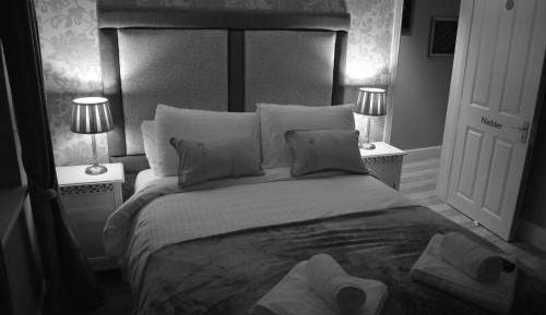 Deluxe Double Room with Shower