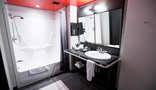 Comfort Queen Room