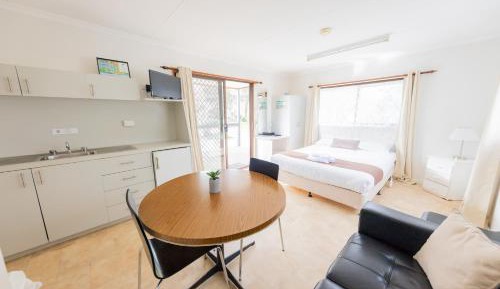 Budget One-Bedroom Cabin