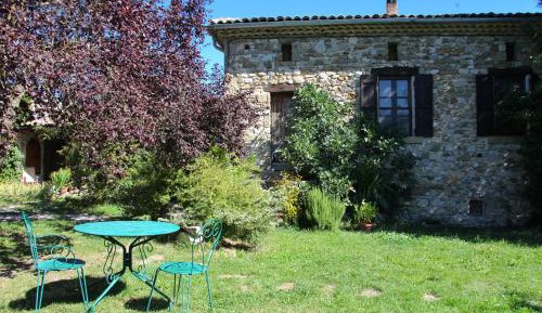 Apartment with Mountain View