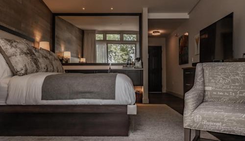 Deluxe King Room